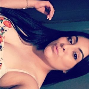 Meet your Posher, Esmeralda